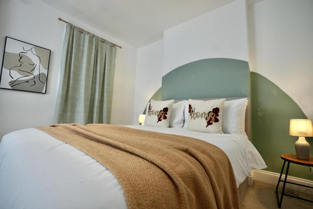 Spacious Two-Bedrooms House, Private Parking, Contractors, Relocators Oxford Exterior photo